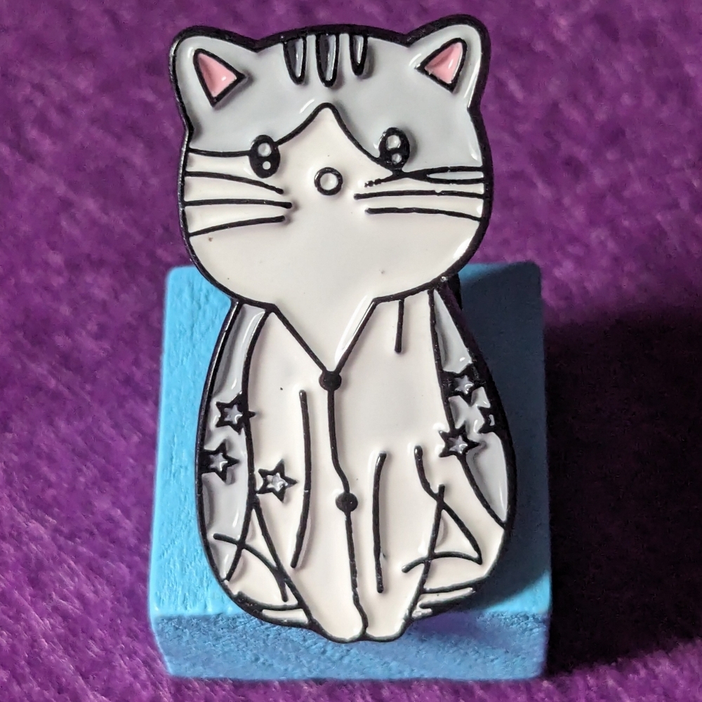 Grey & White Star Kitty - Cute Cat Pin